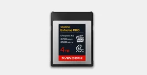 一张闪迪Extreme PRO CFexpress 4.0 Type B存储卡实物图，银灰金属外壳，正面印有SanDisk品牌标识、'EXTREME PRO'字样及CFexpress 4.0标志
