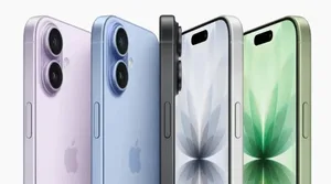 一张iPhone手机屏幕技术参数对比图，左侧为iPhone 18标准版（标注M12+ OLED），右侧为iPhone 18 Pro（标注M16蓝色磷光OLED），中间用箭头表示性能升级关系。