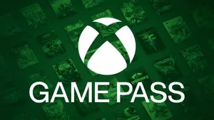 微软Xbox Game Pass官方Logo与价格标签并列,显示Ultimate档位月费从29.99美元下调至22.99美元,PC Game Pass从16.49美元下调至13.99美元,配简洁蓝白配色界面