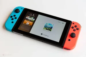 一张电脑屏幕截图,显示任天堂Switch主界面左侧悬浮着Steam客户端窗口,窗口内可见游戏库列表和'Library'标签,界面为深色主题,无其他文字或操作提示。