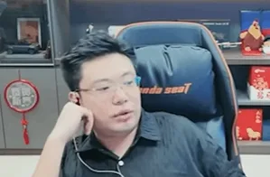 一张游戏直播平台界面截图，显示主播‘大司马’的抖音直播间画面，右上角有抖音Logo，屏幕中央为大司马游戏直播画面，下方有弹幕滚动，左下角显示实时在线人数约4万。