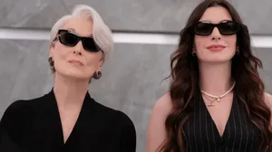 一张《穿普拉达的女王2》官方宣传海报,画面中包含梅丽尔·斯特里普、安妮·海瑟薇等主演,未出现西德妮·斯威尼的身影。