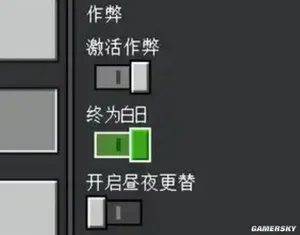 一张《我的世界》游戏截图,显示玩家角色站在沙漠神殿旁,神殿结构完整,周围是沙地与少量仙人掌,画面未出现挖掘或破坏痕迹。