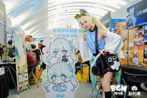 新物集BGM游戏展上海站现场,多人围在独立游戏试玩区展台前,部分人专注操作手柄玩游戏,部分人站立观看,展台印有'独立游戏特攻区'字样及合作品牌标识。