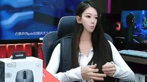 不愧是外星人旗舰店!官方直播间主播真像“外星人”